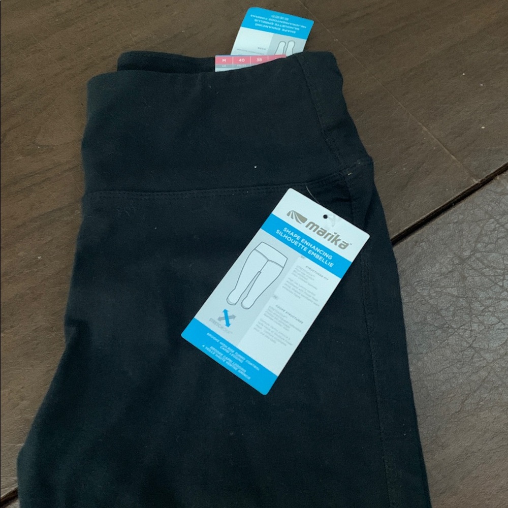 NWT Marika Black Leggings three quarter size M - Picture 2 of 2